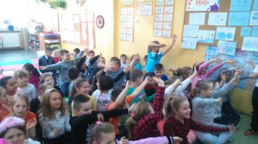 (szerokość: 375 / wysokość: 210)