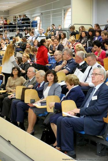 (szerokość: 375 / wysokość: 562)